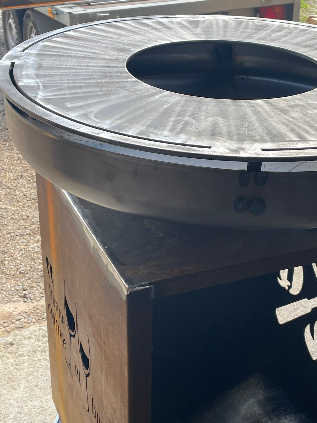 Brasero rond artisanal DEHARD METALS